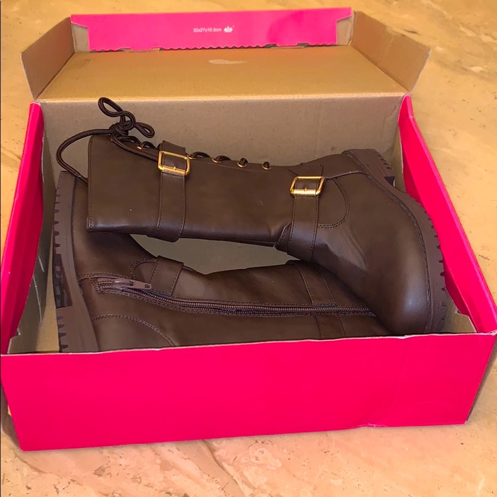 Girls leather boots